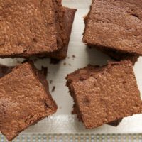 SSour cream creates delicious flavor and a lovely texture in these Sour Cream Brownies. - Bake or Break