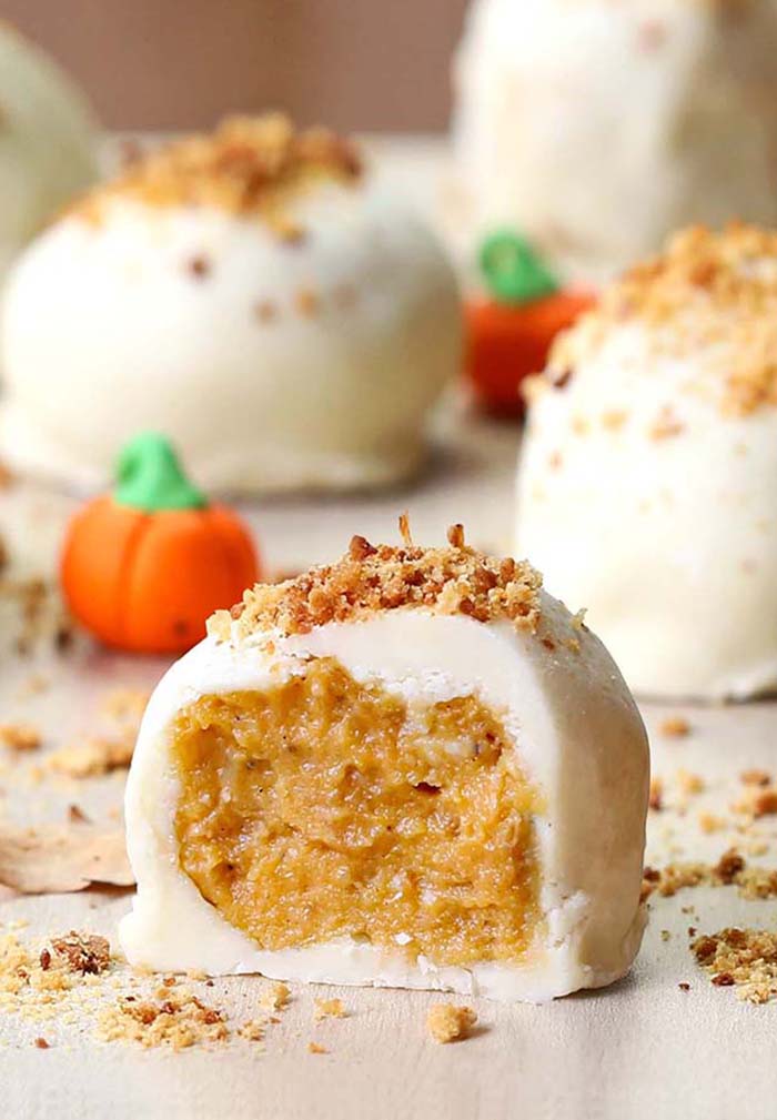 All the Best Fall Flavors in One Perfect Bite! Pumpkin and Cream Cheese combine with White Chocolate, Graham Crackers, and Gingersnaps for the Ultimate Fall dessert.