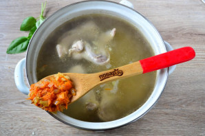 Куриный суп с вермишелью и яйцом - фото шаг 9