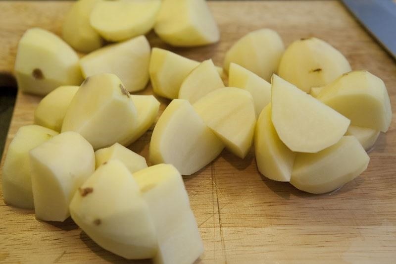 How to Make Truly Crispy Roast Potatoes in the Oven