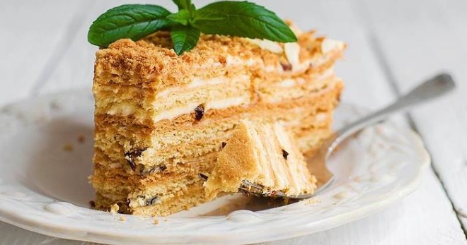 Медовый торт со сметанным кремом - простые и оригинальные рецепты вкусного десерта